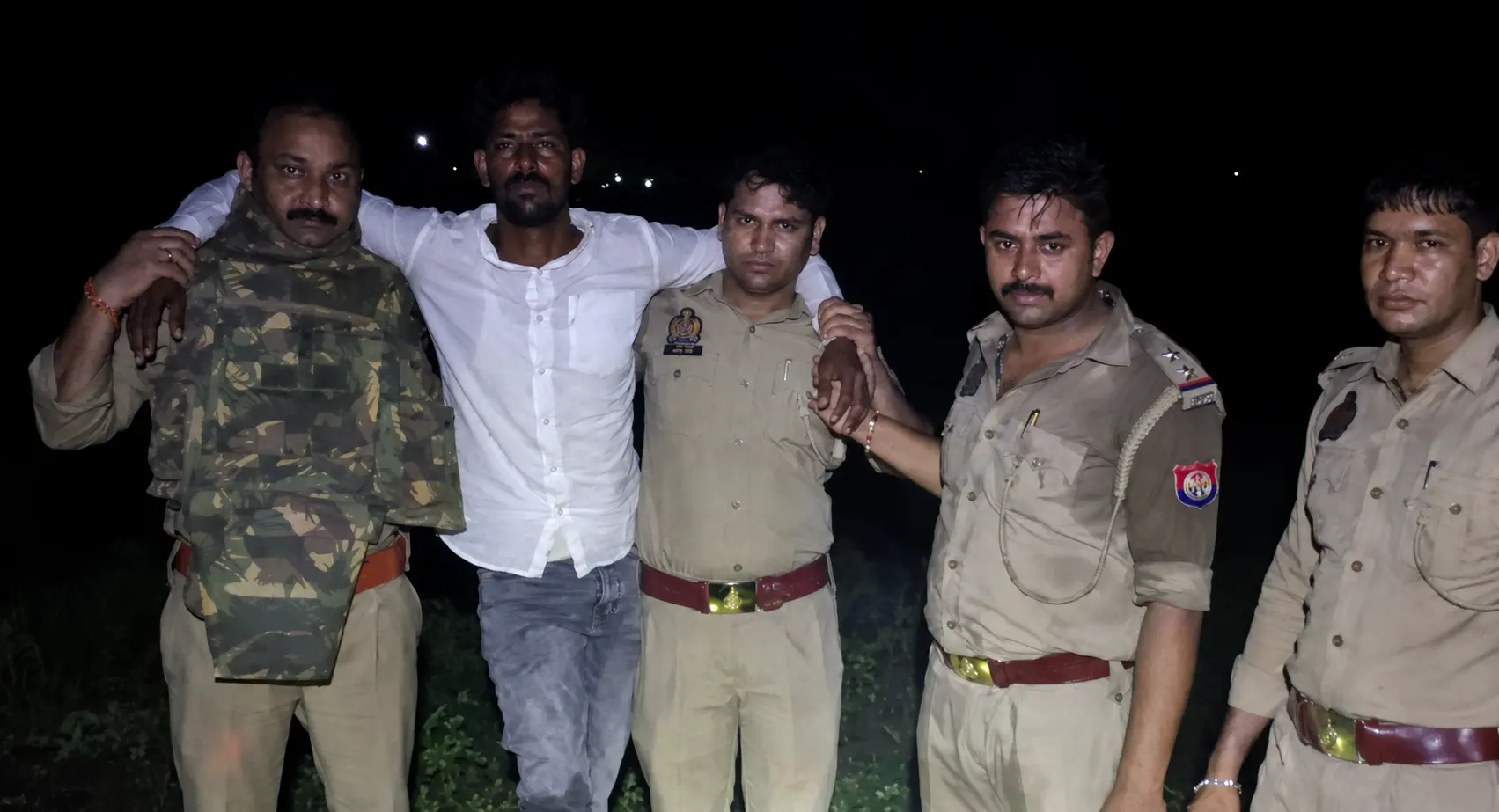 ballia police encounter cow smugglers arrested