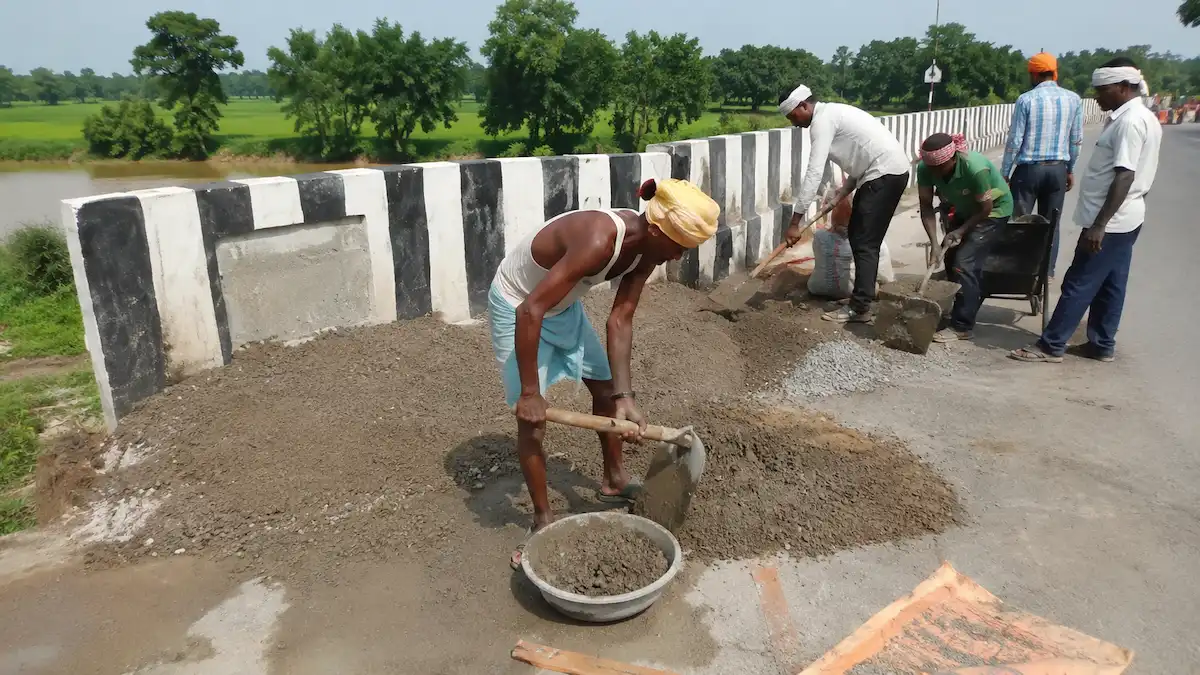 मगई नदी पुल मरम्मत बलिया