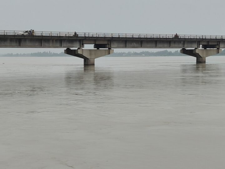सरयू नदी उफान पर: उत्तर प्रदेश के बलिया, बहराइच, अयोध्या में कटान और बाढ़ का खतरा